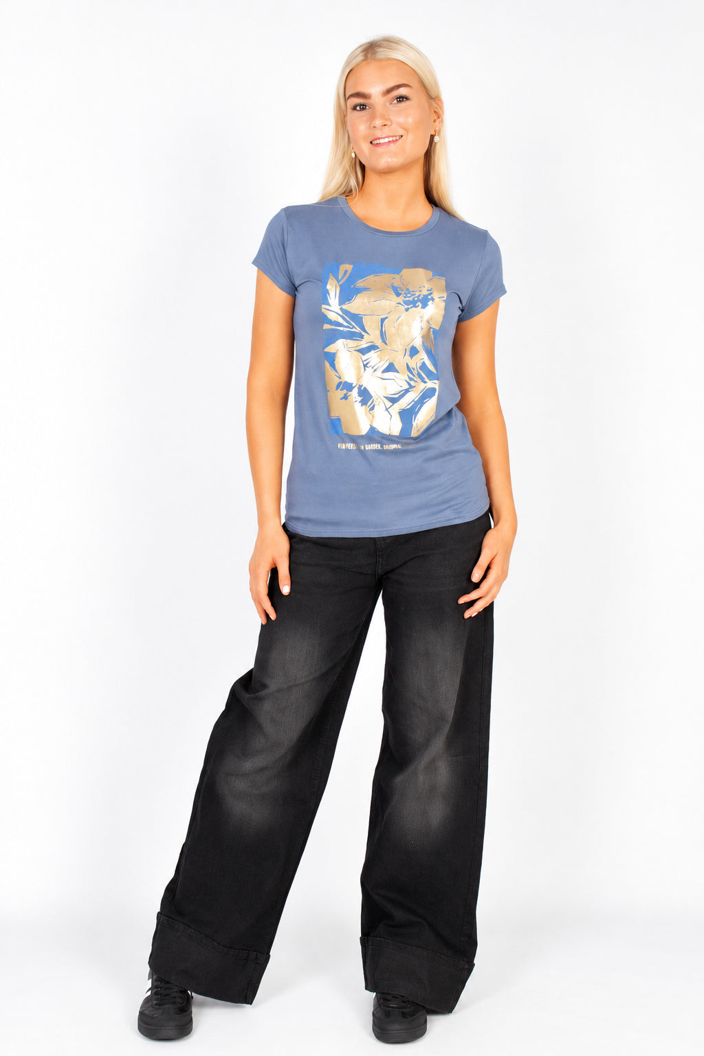 Fitted Graphic T-Shirt