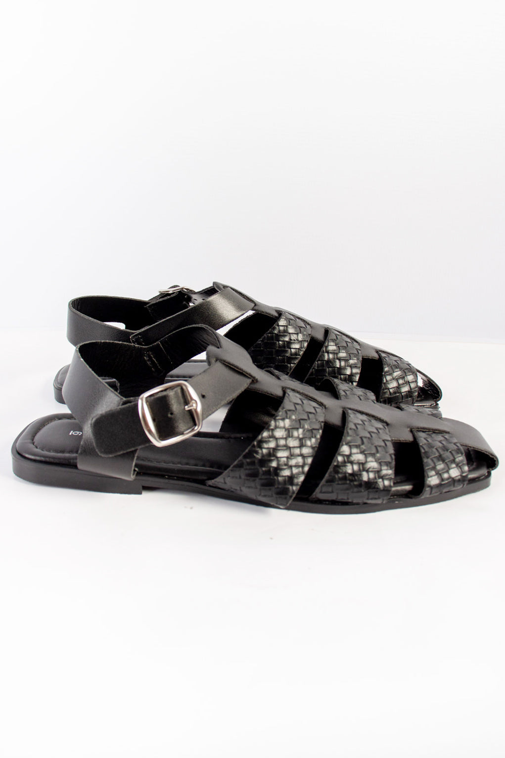 Sandal