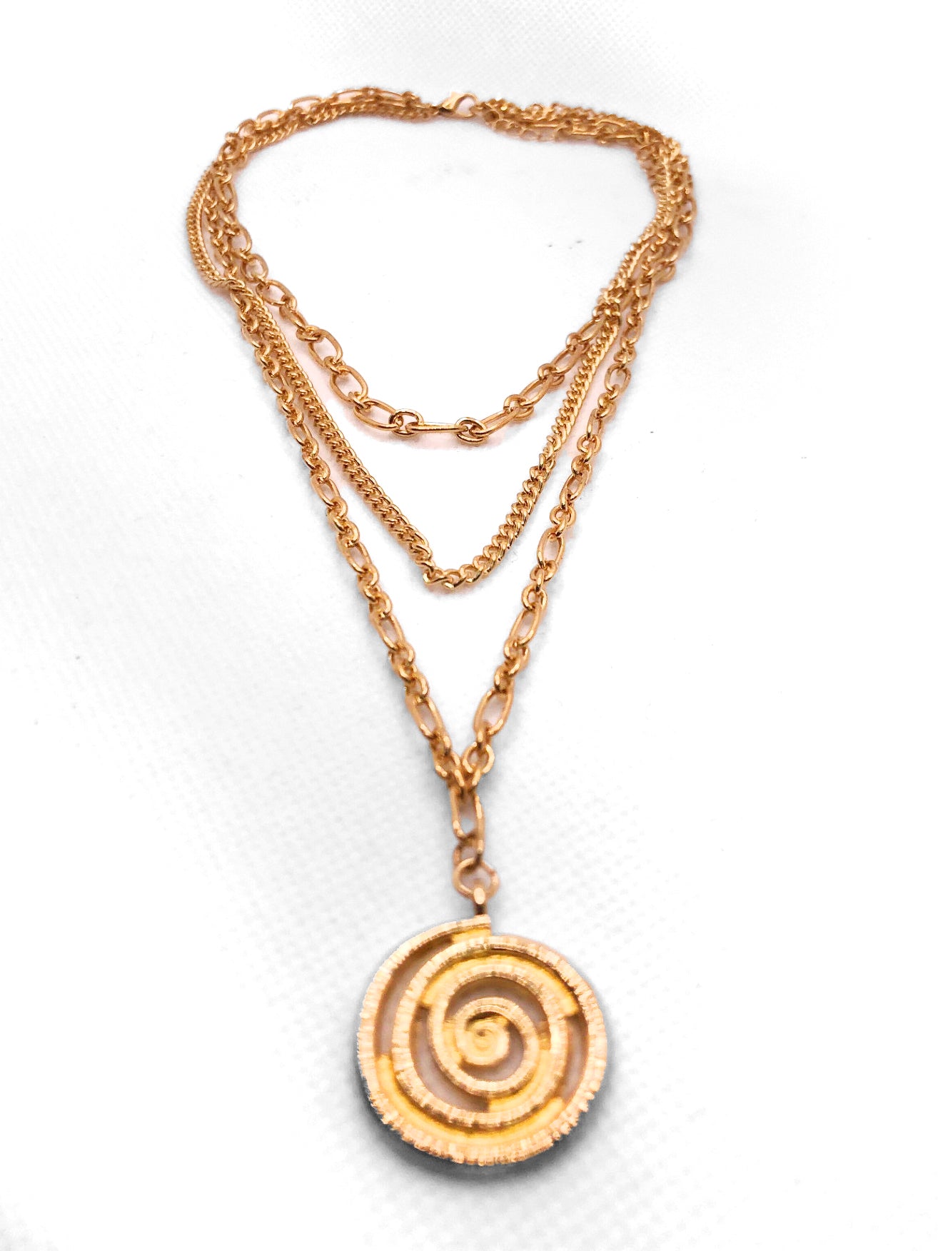 Layered Chain with Pendent