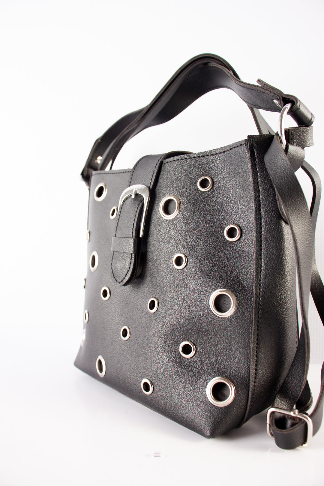 Eyelid Bucket Bag