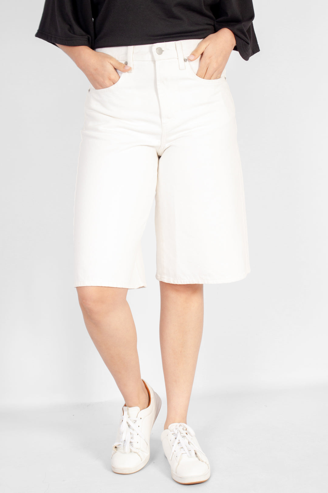 white denim jorts