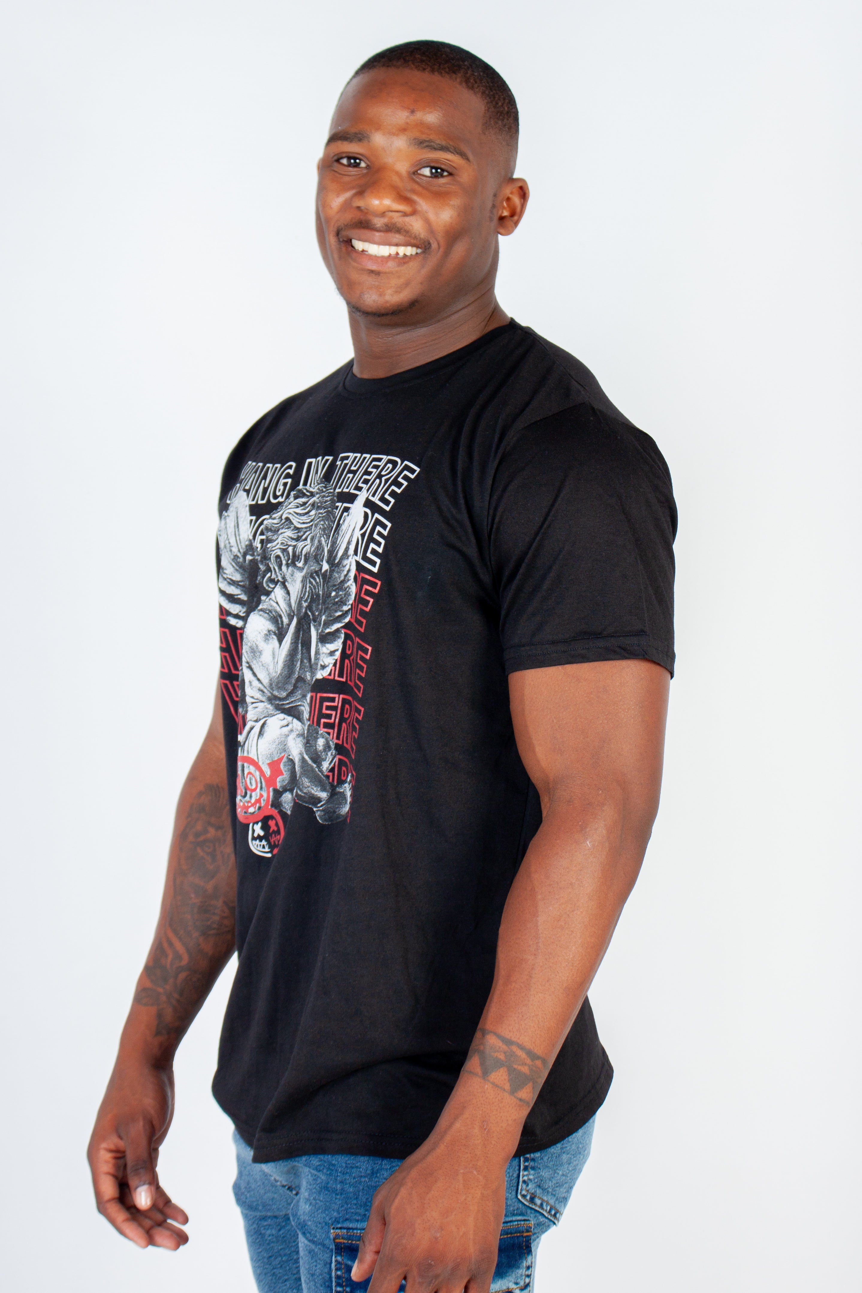 Graphic "Hang In There" T-Shirt